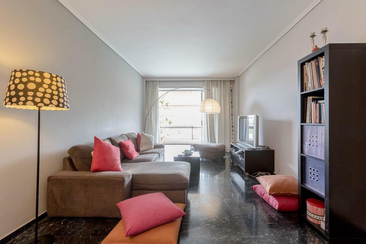 Spacious & Modern Flat In Heart Of เอเธนส์ ภายนอก รูปภาพ