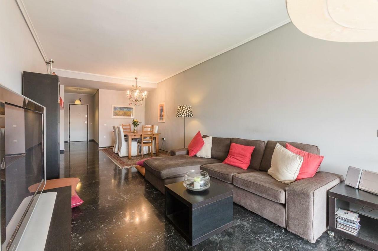 Spacious & Modern Flat In Heart Of เอเธนส์ ภายนอก รูปภาพ